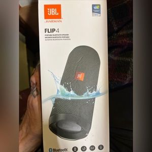 JBL flip 4 black brand new in box